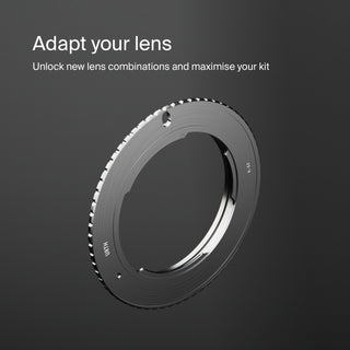 Urth Lens Mount Adapters<br>レンズマウントアダプターPentax K レンズを Canon (EF-S) カメラ本体に設置