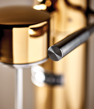 ブラスゴールド