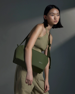 Urth Dolomite 8L Camera Sling<br>ドロマイト クロスボディ カメラ スリングバッグ 8L