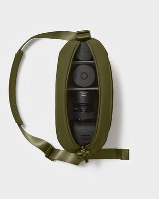 Urth Dolomite 8L Camera Sling<br>ドロマイト クロスボディ カメラ スリングバッグ 8L
