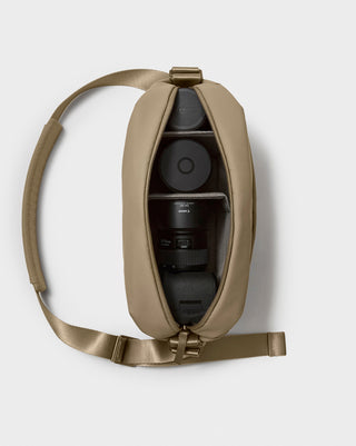 Urth Dolomite 8L Camera Sling<br>ドロマイト クロスボディ カメラ スリングバッグ 8L