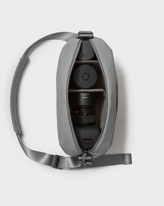 Urth Dolomite 8L Camera Sling<br>ドロマイト クロスボディ カメラ スリングバッグ 8L