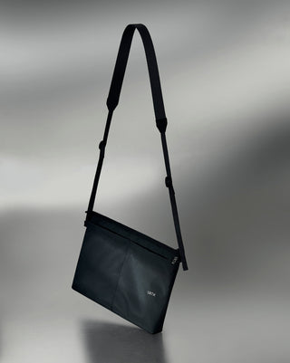 Urth Utility Sacoche Bag<br>ユーティリティ サコッシュバッグ(1.4L)